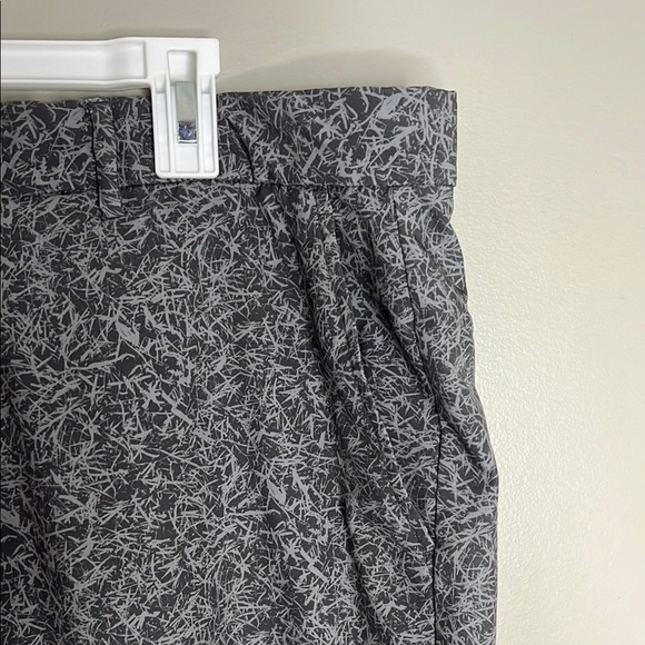 Greg Norman Men's Gray Patterned Shorts 36 - Picture 4 of 8